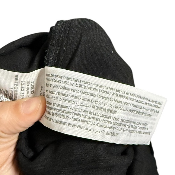 Hollister Floral Black Romper Women’s XS Adjustable Straps Summer Casual - Picture 5 of 5